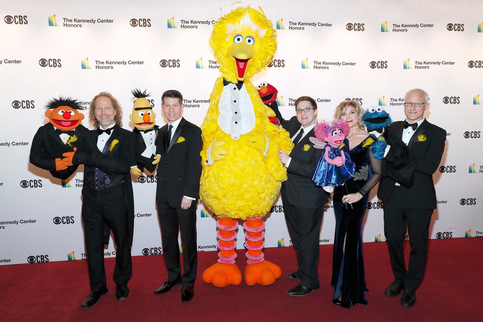 Sesame Street's Big Bird gets vaccinated as Ted Cruz bristles: Live COVID-19 updates - USA TODAY