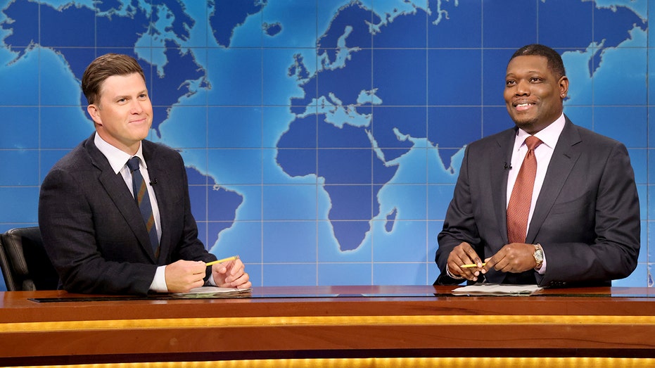 'SNL' cast member Michael Che shrugs off Shane Gillis' monologue joke saying, 'that's comedy'