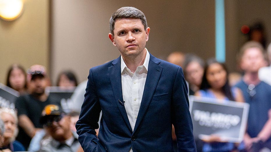 Talarico hit with 'blatant corruption' allegation over hefty salary from consulting firm, campaign pushes back