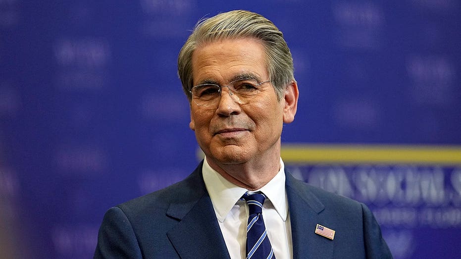 Texas overtakes California as 'America's center of gravity,' claims Treasury Sec Bessent